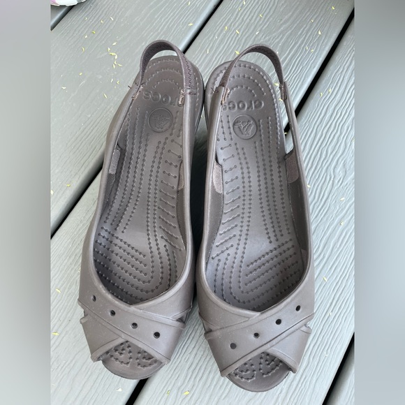 CROCS Shoes - CROCS, size 9, brown